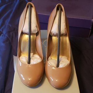 Jessica Simpson Nude heels
